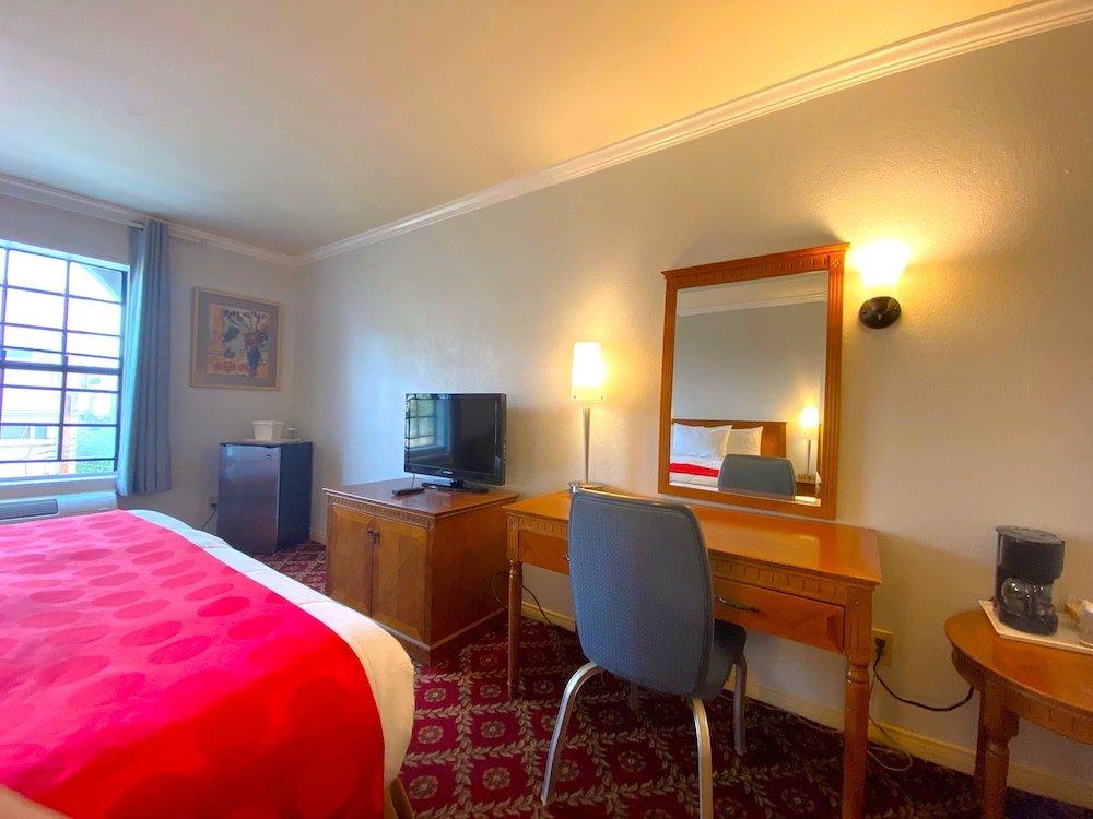 Ramada by Wyndham Los Angeles/Koreatown West 16/33