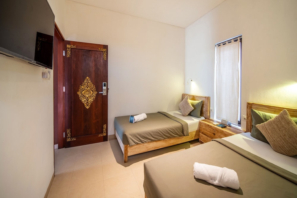 PRIVATE, TWIN BEDS