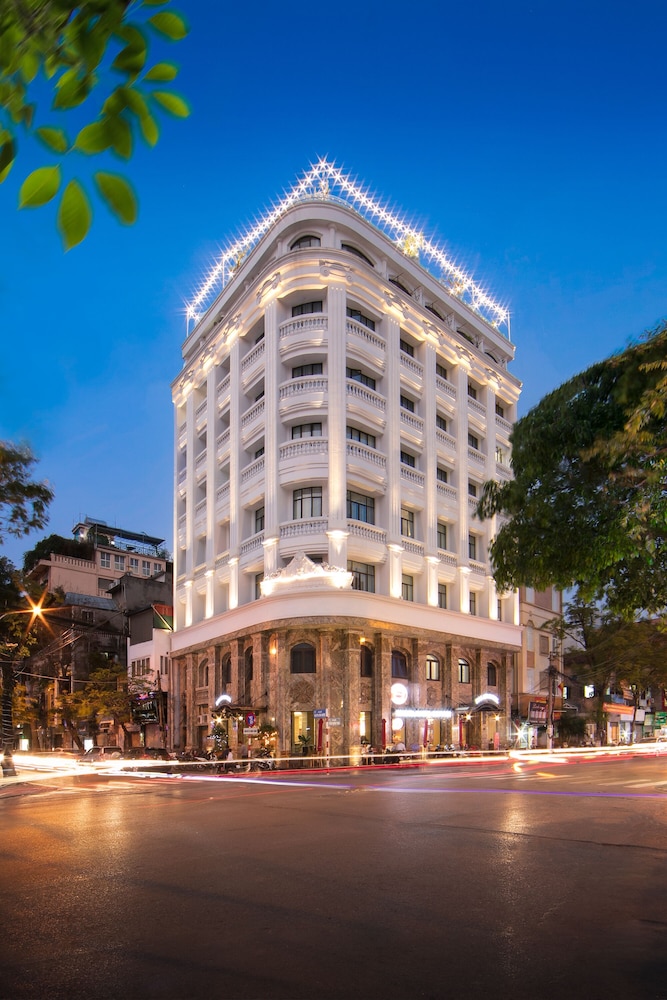 Halais Hotel 2/50