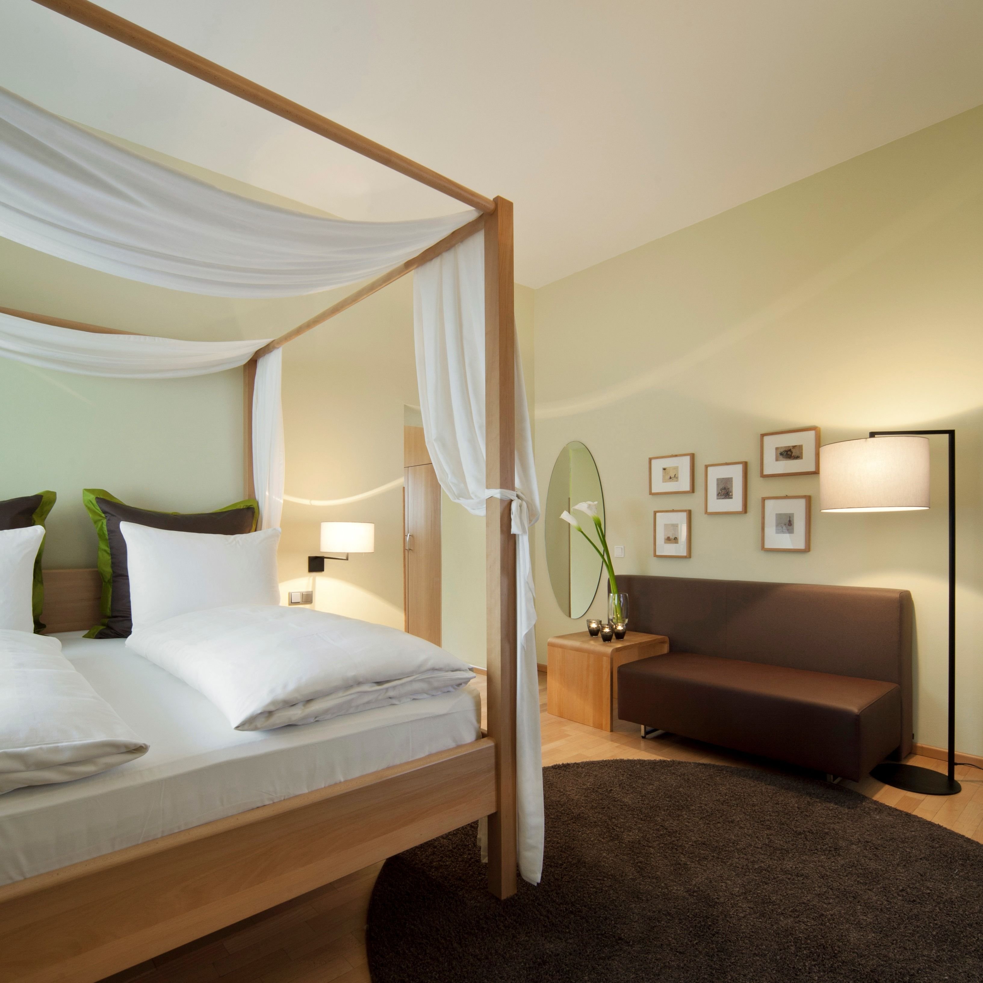 ORANGE, PLUS, DOUBLE BED