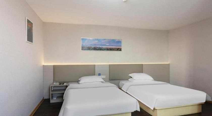 7 Days Inn (Dongguan Houjie Convention and Exhibition Center) 19/42