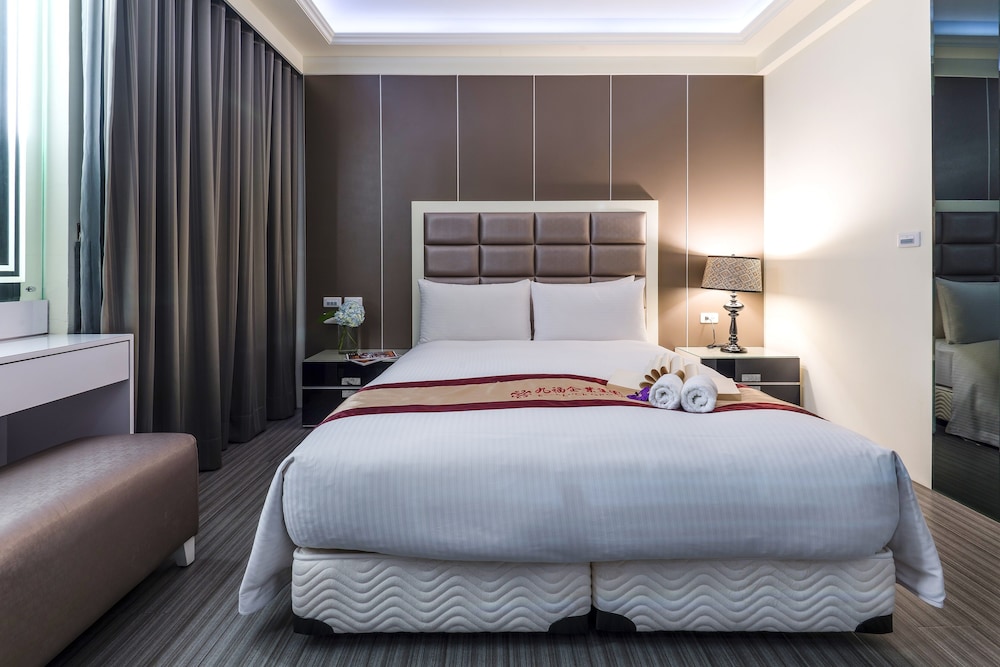 Harmonious Hotel 20/48