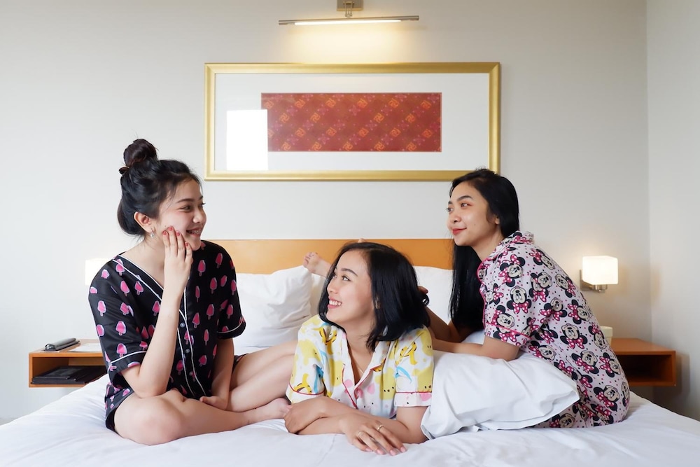 Hotel The Capital Surabaya 7/50