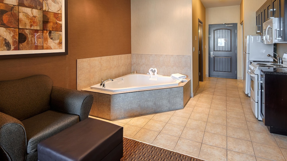 Best Western Estevan Inn & Suites 18/25