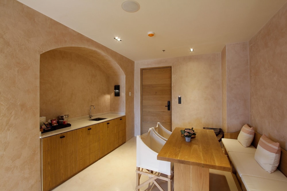 Town Square Suites By Toscana Valley 3/50