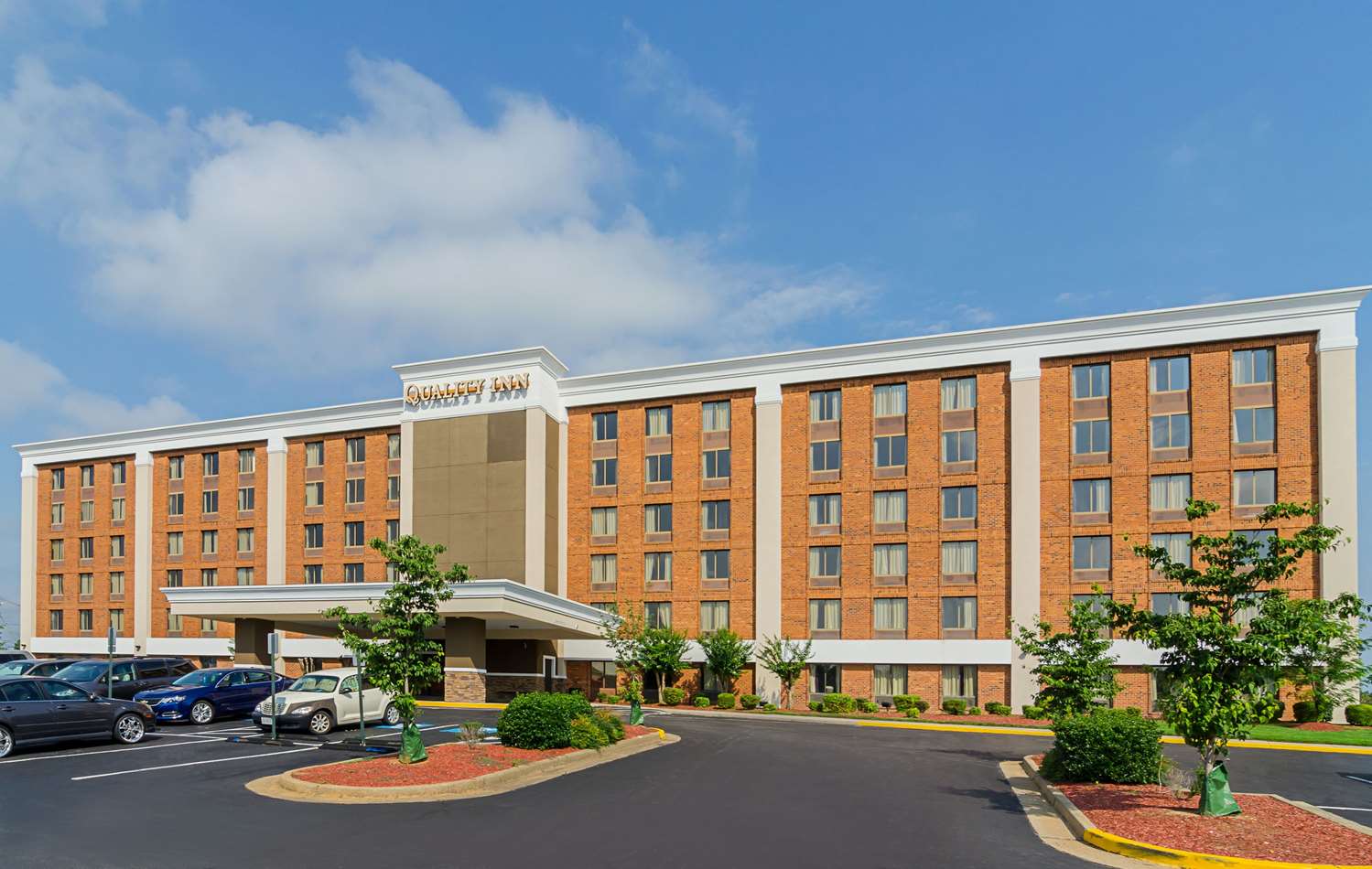 Holiday Inn & Suites Richmond - West End 14/15
