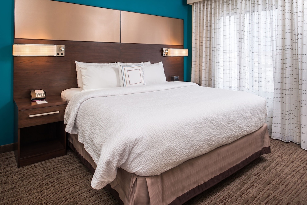 1 BEDROOM, SUITE, ACCESSIBLE