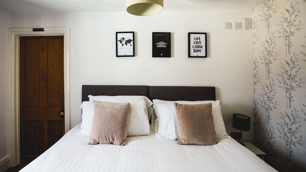 No. 8 Accommodation 13/24