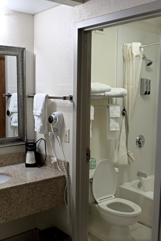 Best Western Statesville Inn 14/29