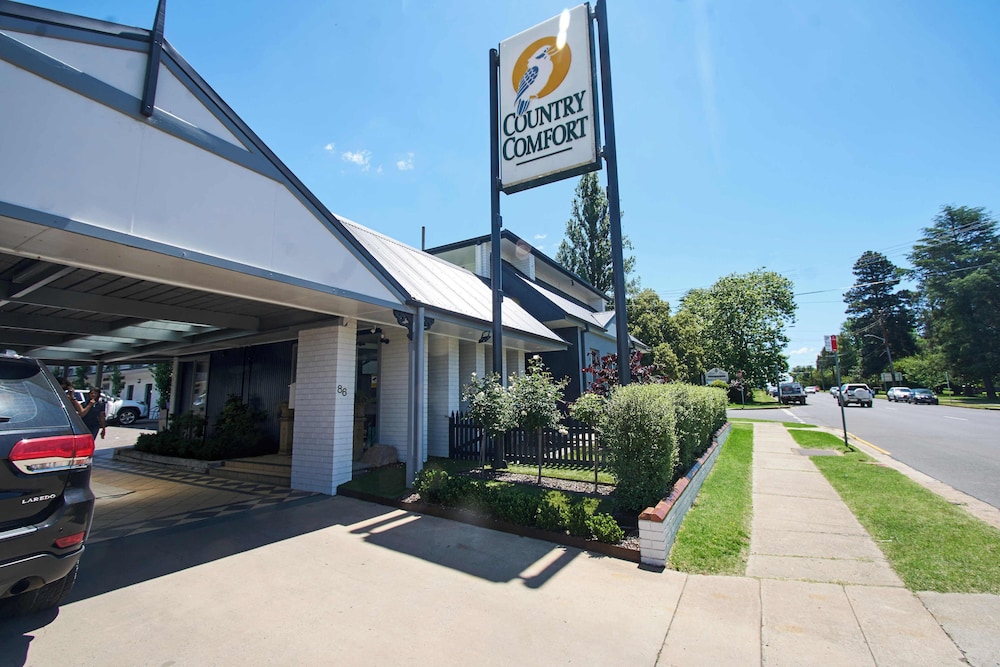 COUNTRY COMFORT ARMIDALE 57/63