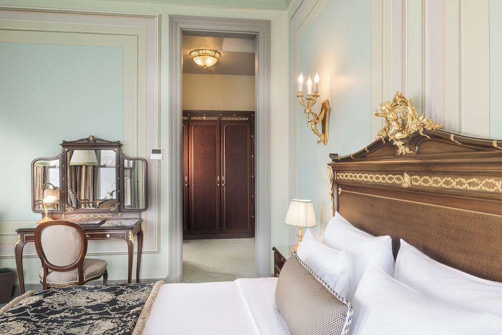DELUXE, DOUBLE BED, SEA VIEW