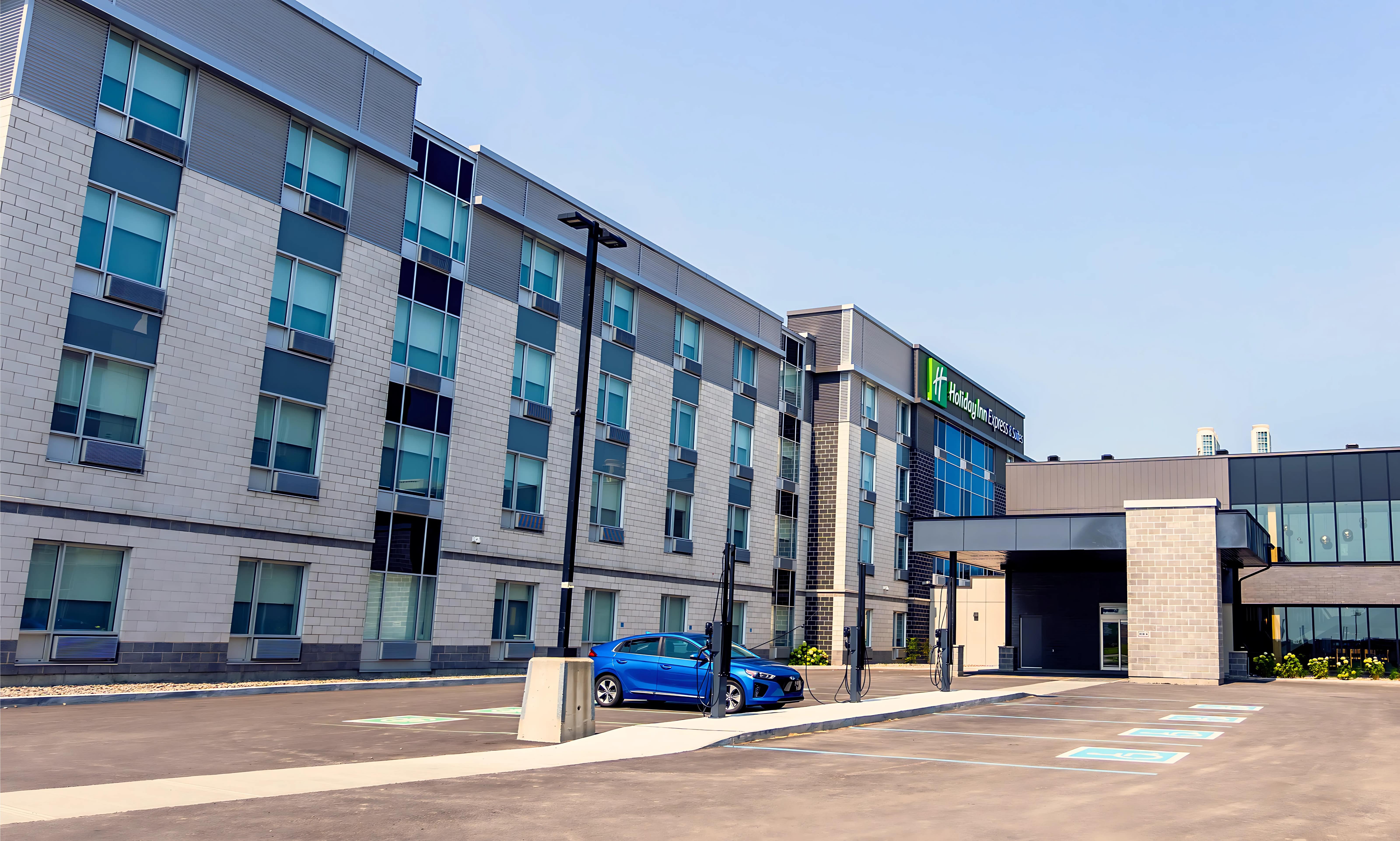 Holiday Inn Express Suites Trois Rivieres Ouest 69/72