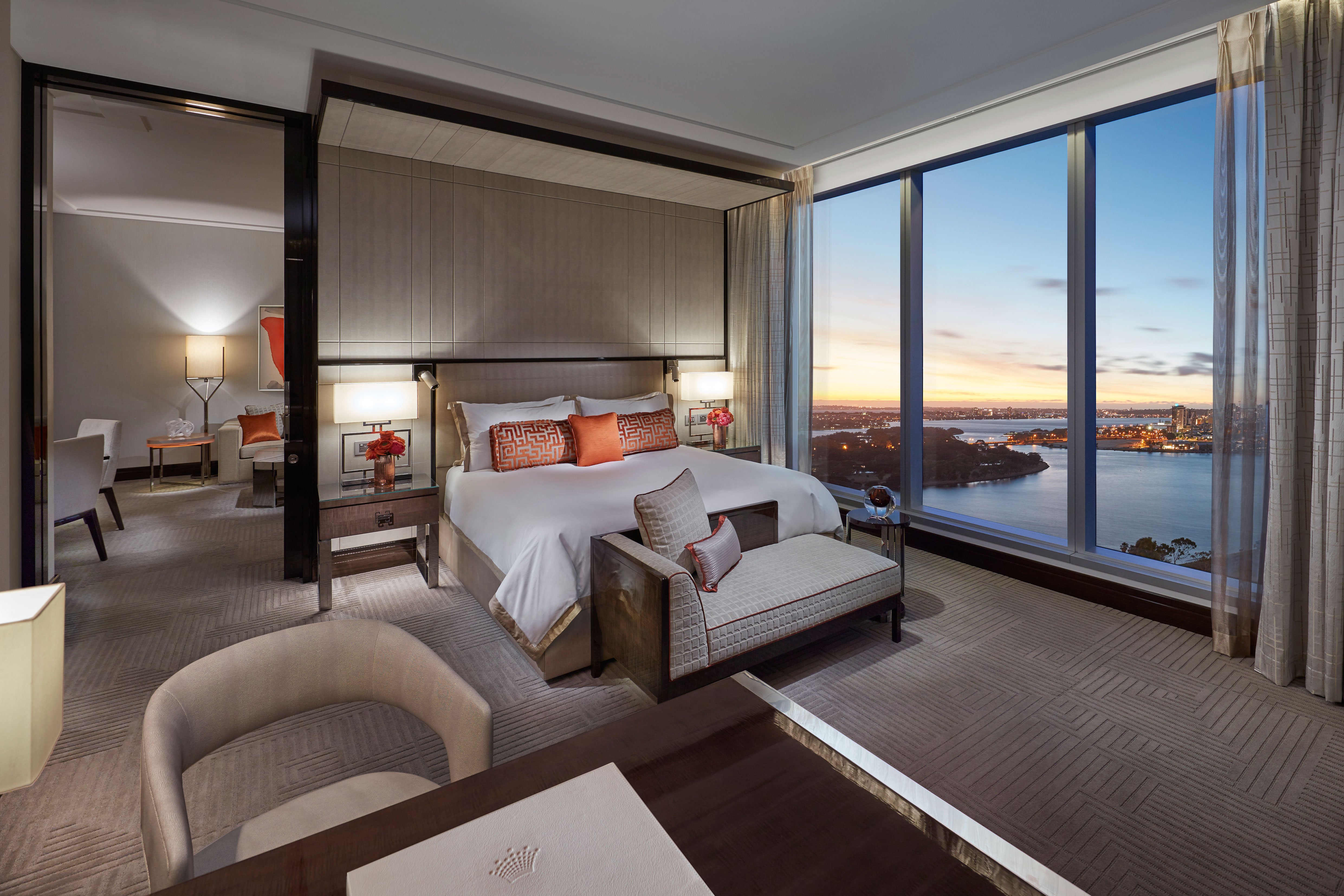 CROWN TOWERS PERTH 6/29