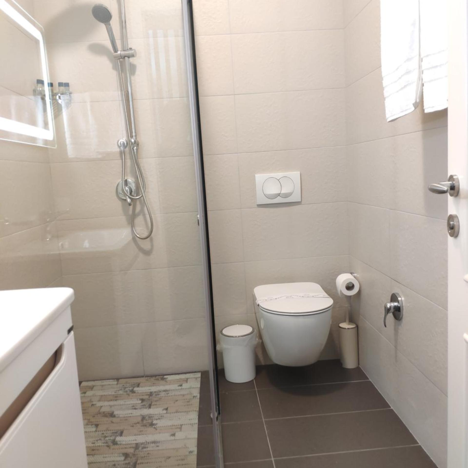 Treva Hotel Shkoder 68/70