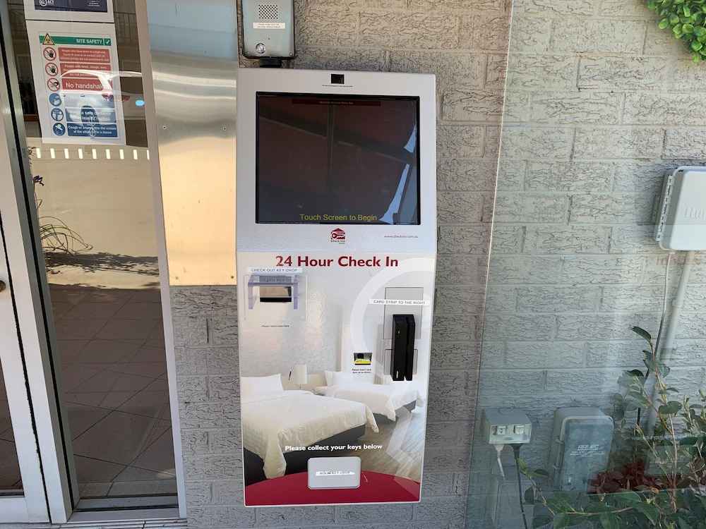 Crest Motor Inn 8/39