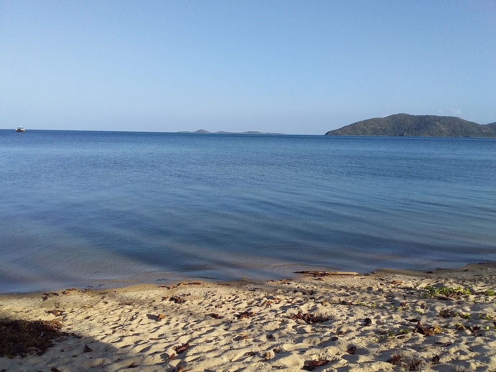 Jinta Beach Bungalow 24/44
