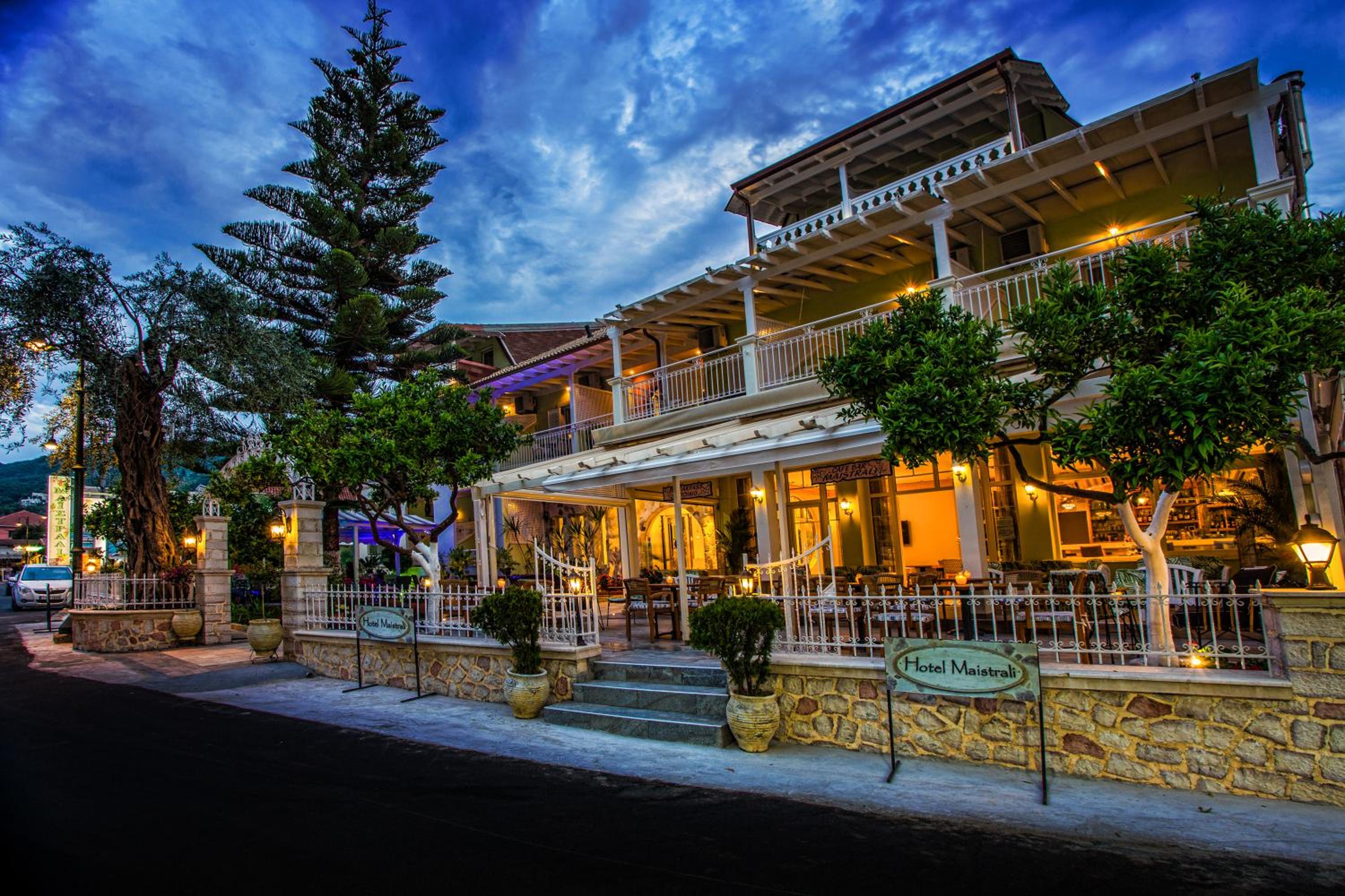 Maistrali Hotel 5/52