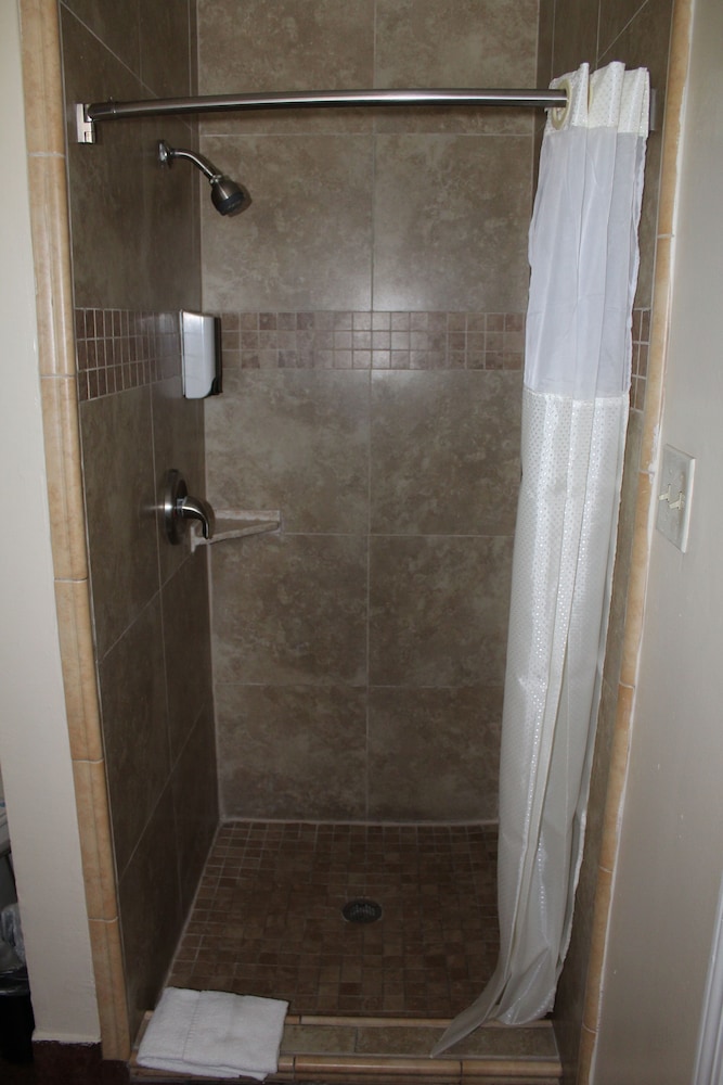 Riverside Inn & Suites Santa Cruz 55/56