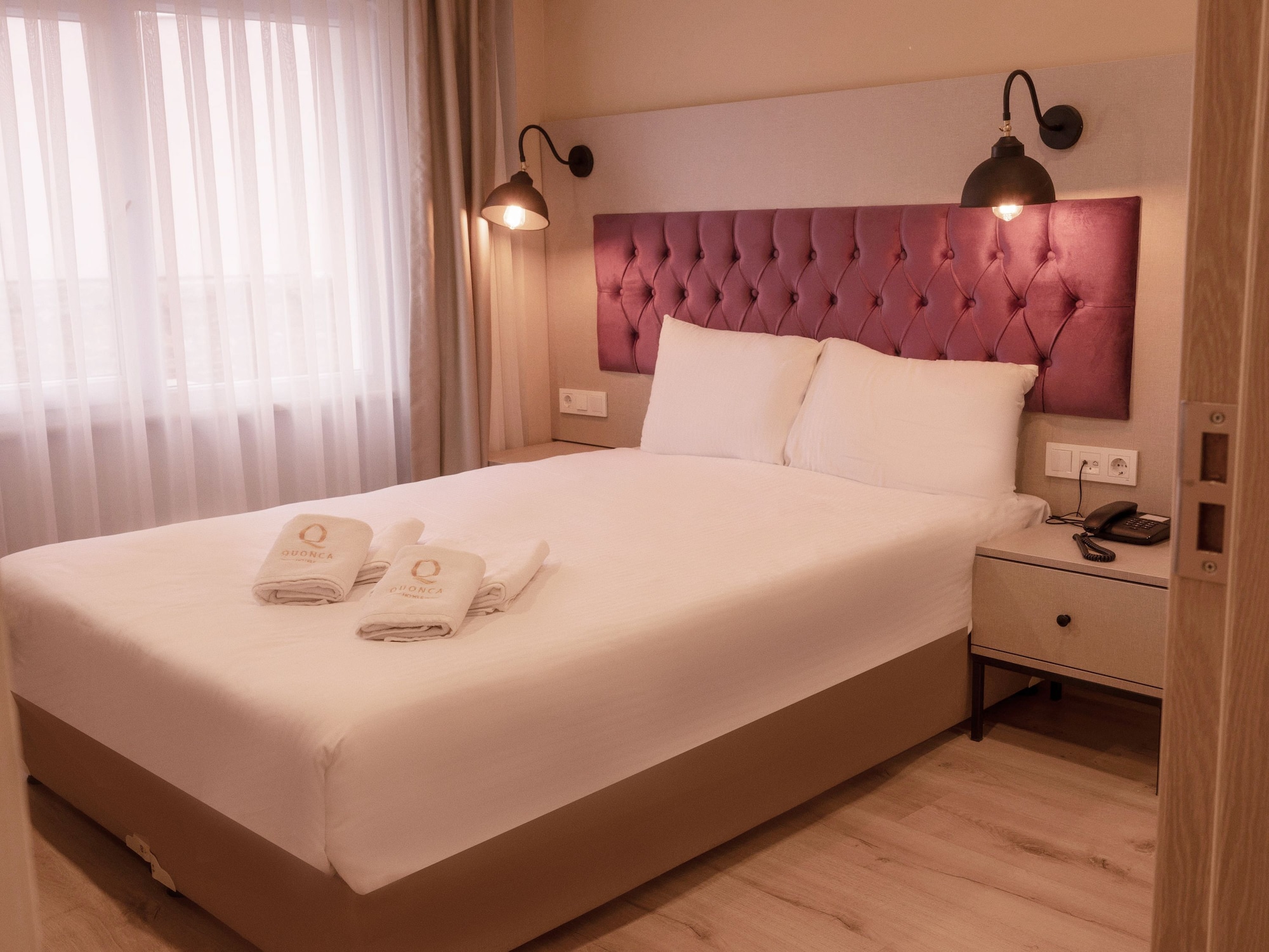 STANDARD, DOUBLE BED