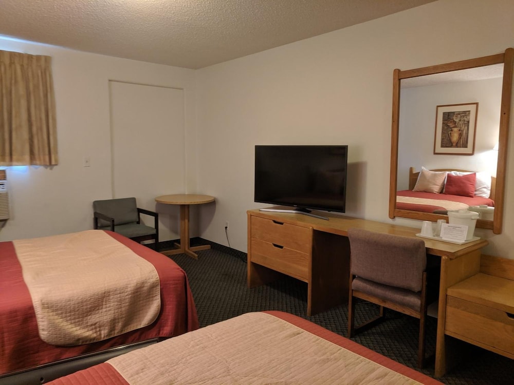 Red Carpet Motel 12/50