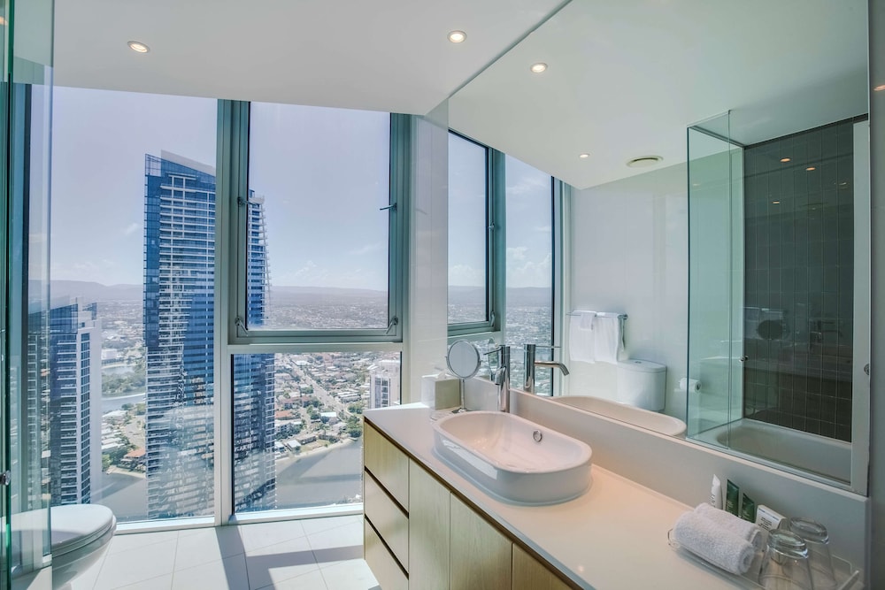 Hilton Surfers Paradise Hotel and Residences 12/60