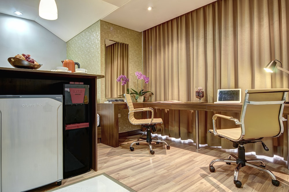 Sampit Residence Managed by FLAT06 37/40