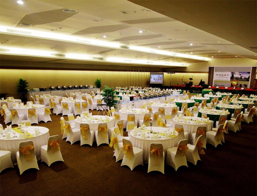 FOX Hotel Gorontalo 35/45