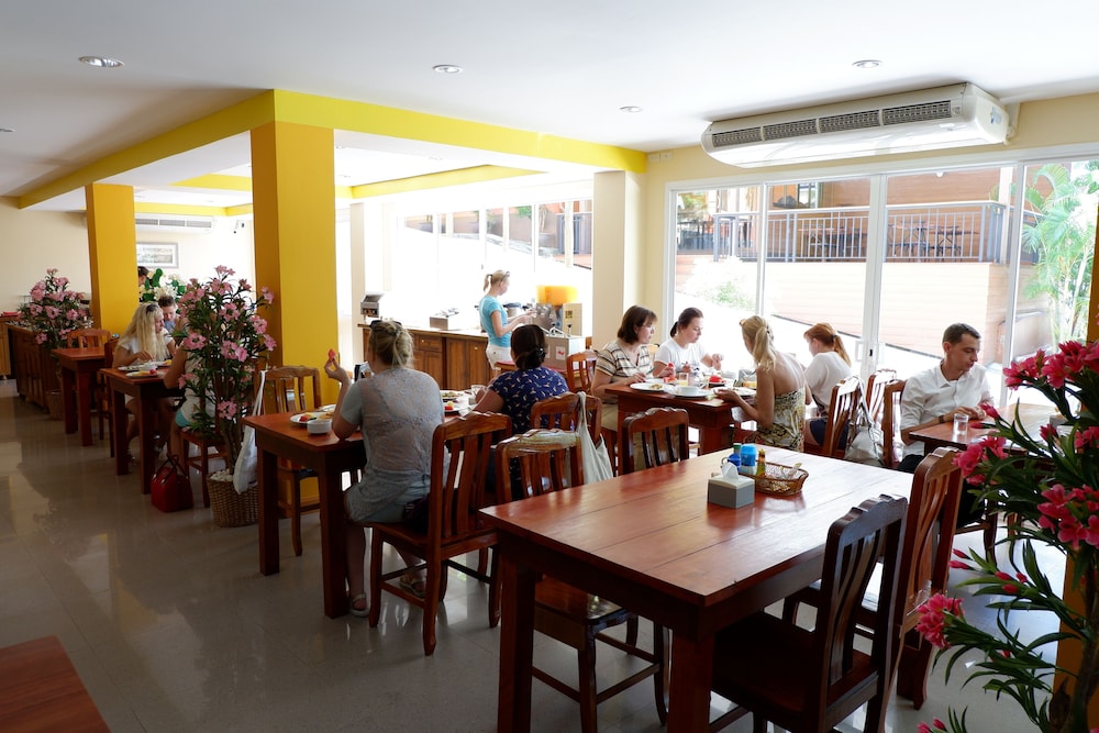 Karon Village Hotel 41/49