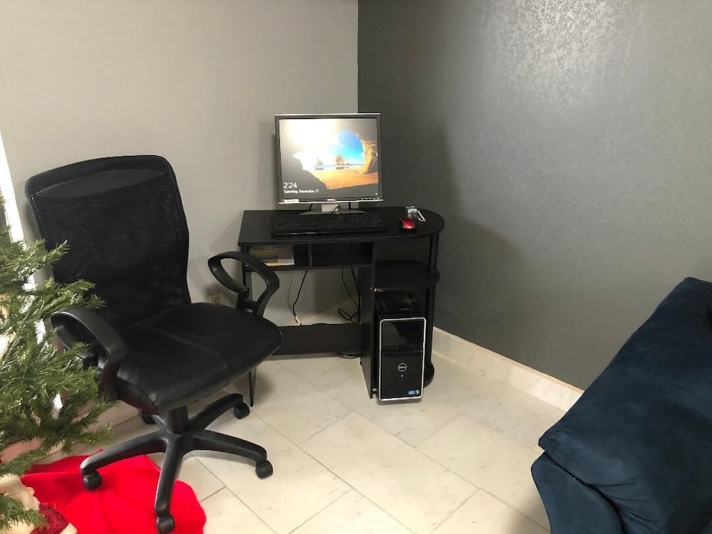 Americas Best Value Inn & Suites Yukon Oklahoma City 29/32