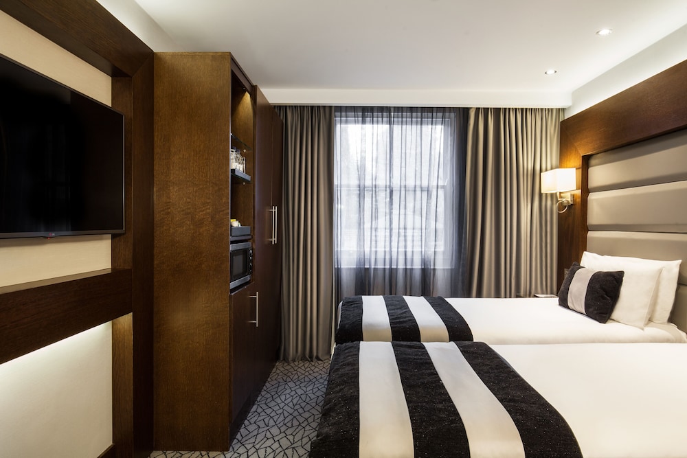 DELUXE, TWIN BEDS