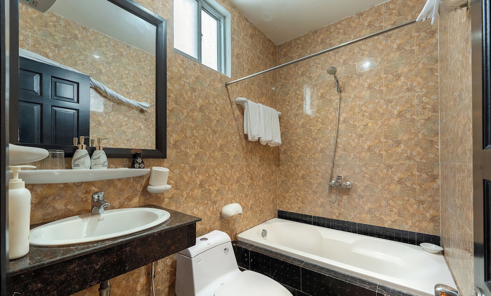 Golden Bell Homestay 55/57