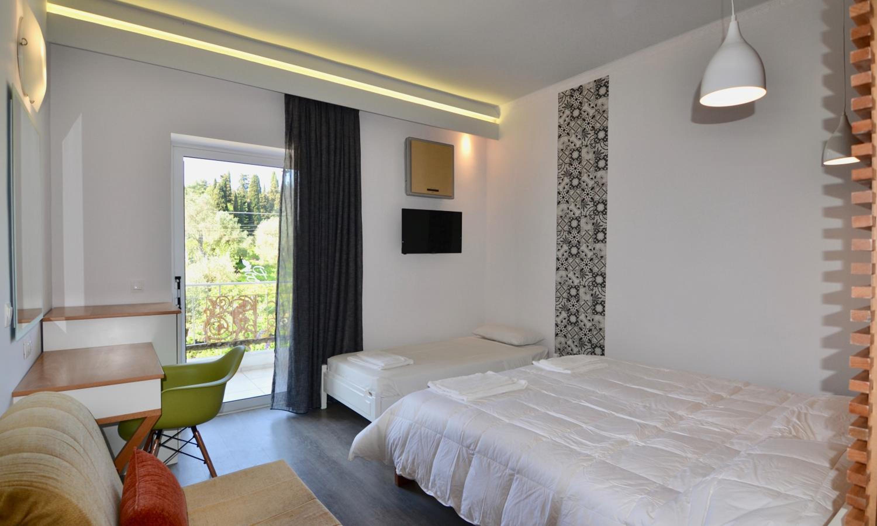 ROOM, TRIPLE, GARDEN VIEW