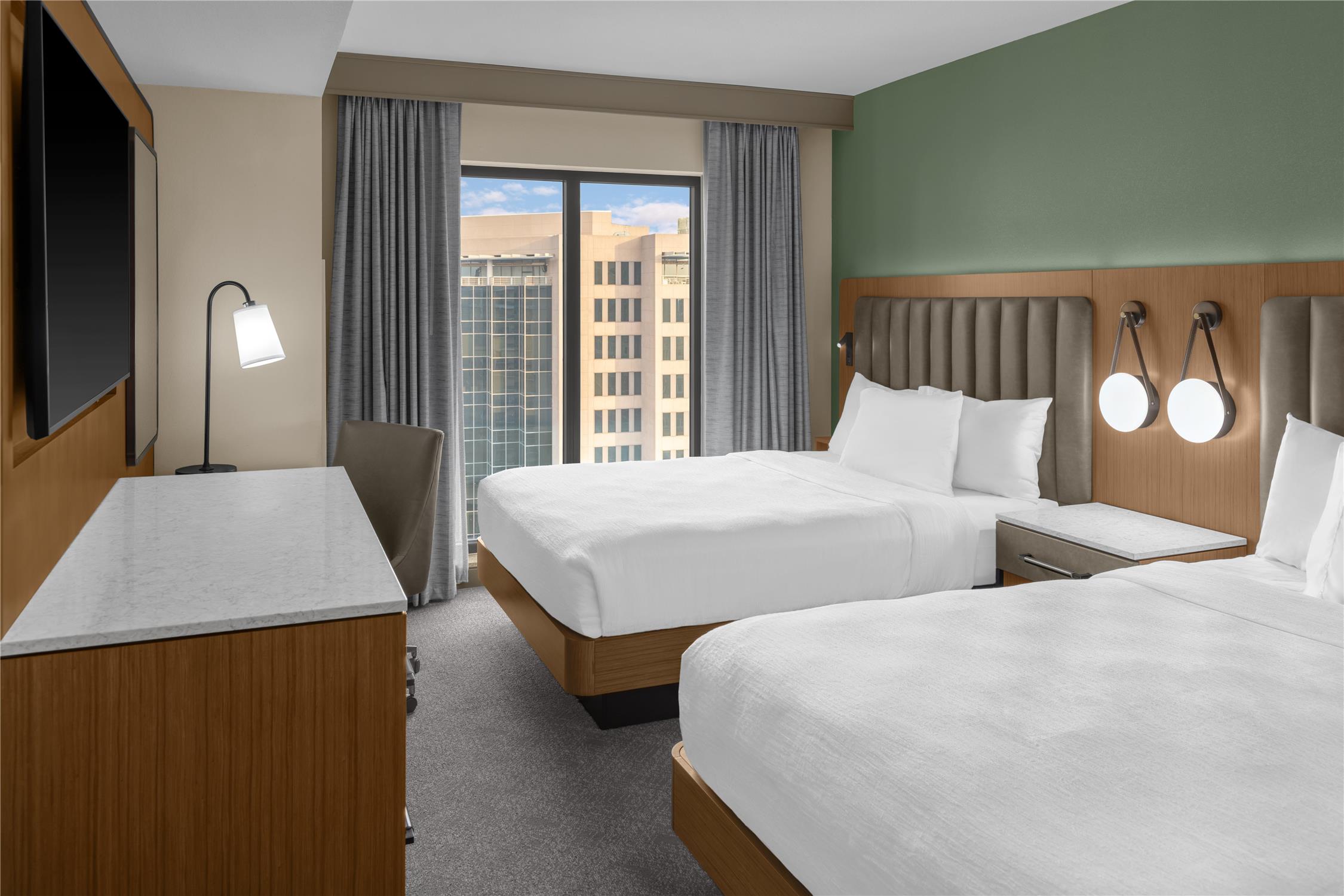 2 ROOMS, SUITE, 2 QUEEN BEDS, RIVER VIEW