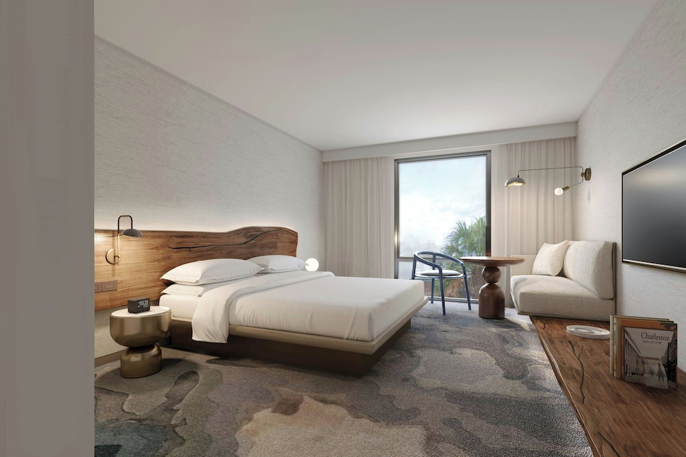 ROOM, KING BED, POOL VIEW, BALCONY, ACCESSIBLE