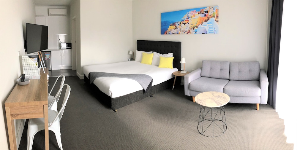 غرفة ديلوكس بسرير كينج، Comfort Inn Commodore Albury 3/6