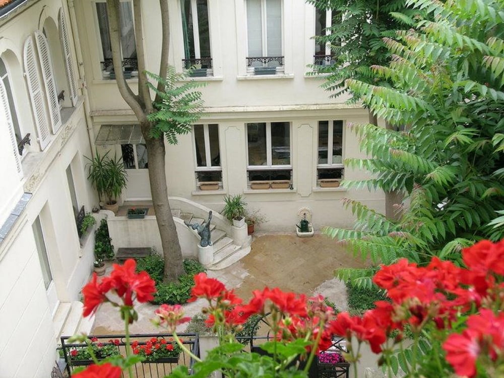 HOTEL DES BAINS 8/60