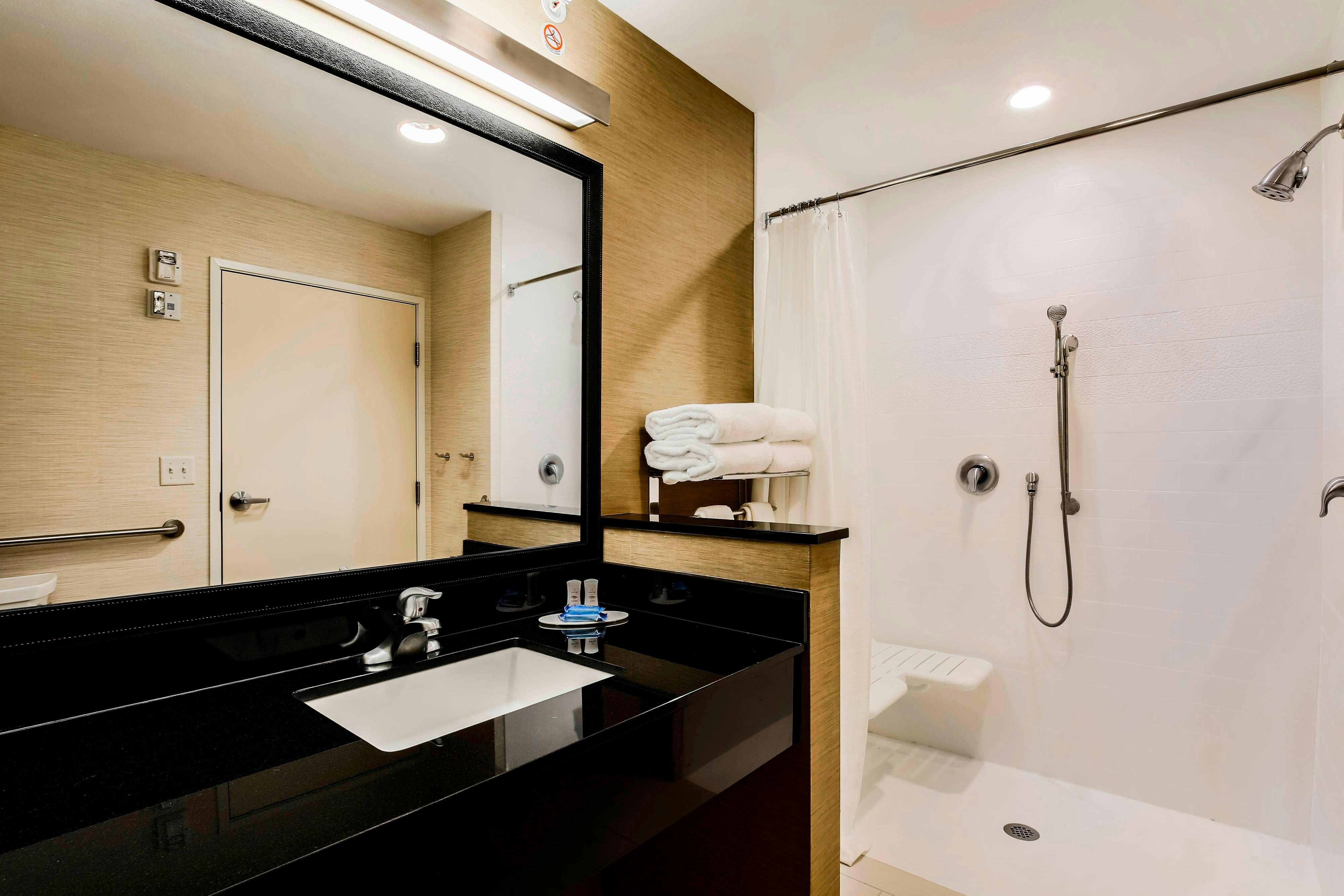 FAIRFIELD INN & SUITES PECOS 41/41