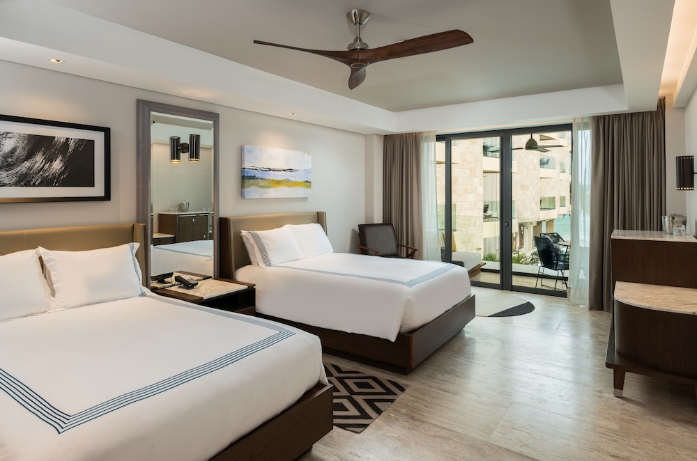 Thompson Playa Del Carmen Beach House 10/37