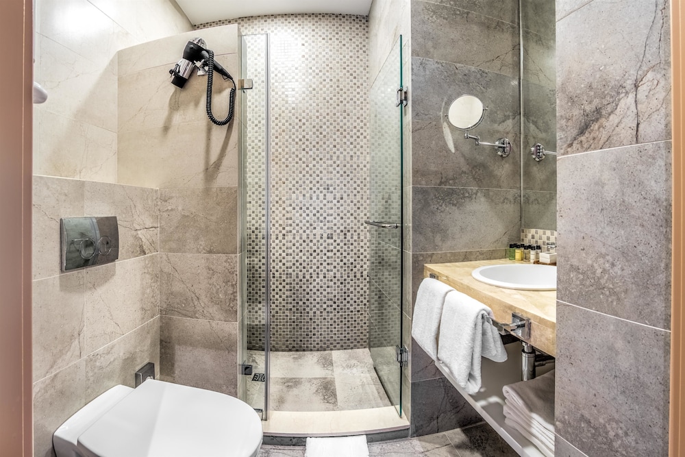 Golden Tulip Borjomi 20/73