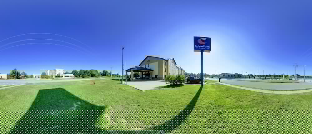 Comfort Inn and Suites Carbondale University Area 22/34