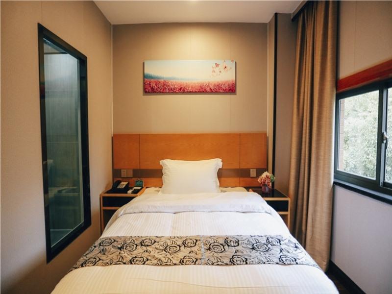 GreenTree Alliance Shanghai West Shuichan Road Hotel 8/20