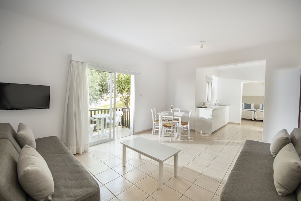 Akti Beach Hotel & Village Resort 30/68