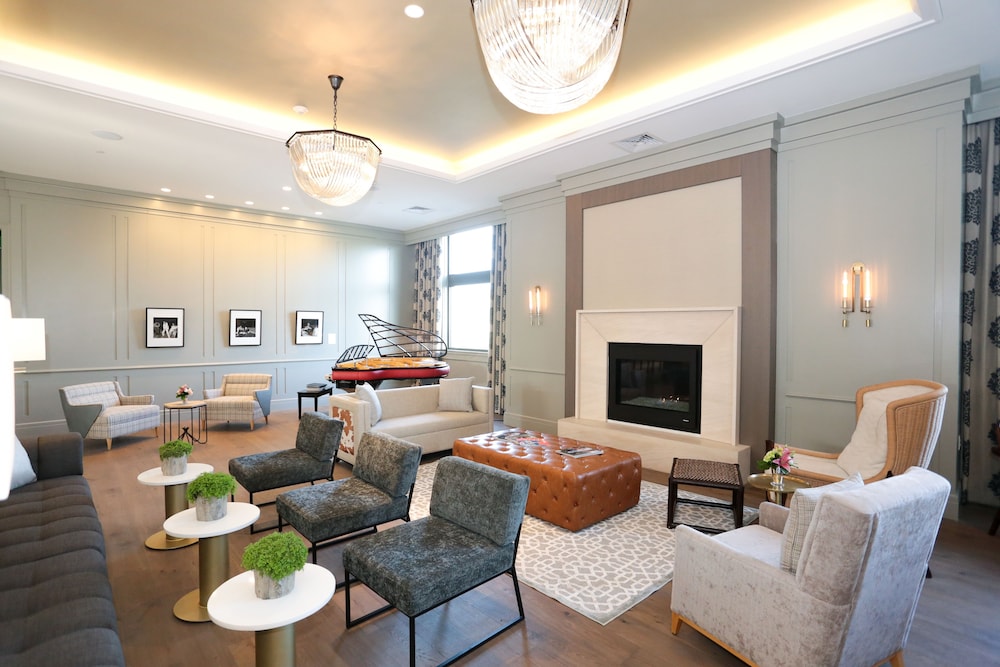 Delamar West Hartford 42/75
