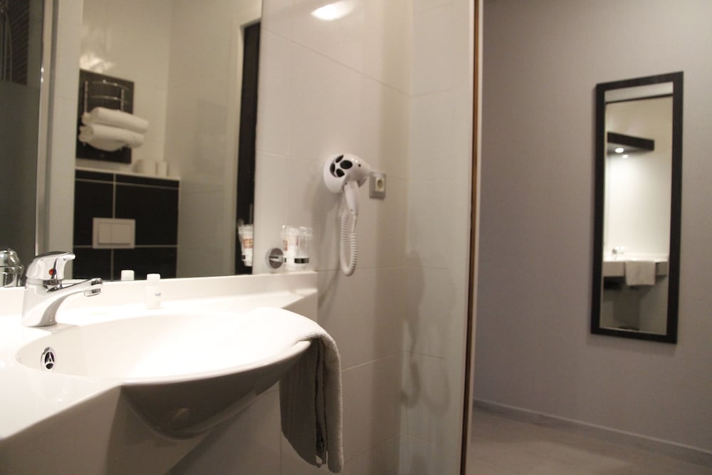Ibis Styles Rouen Val-de-Reuil 13/78