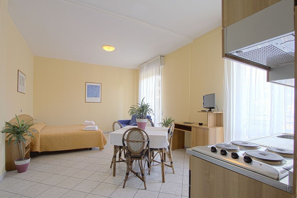 Residence 9 Line 27/50