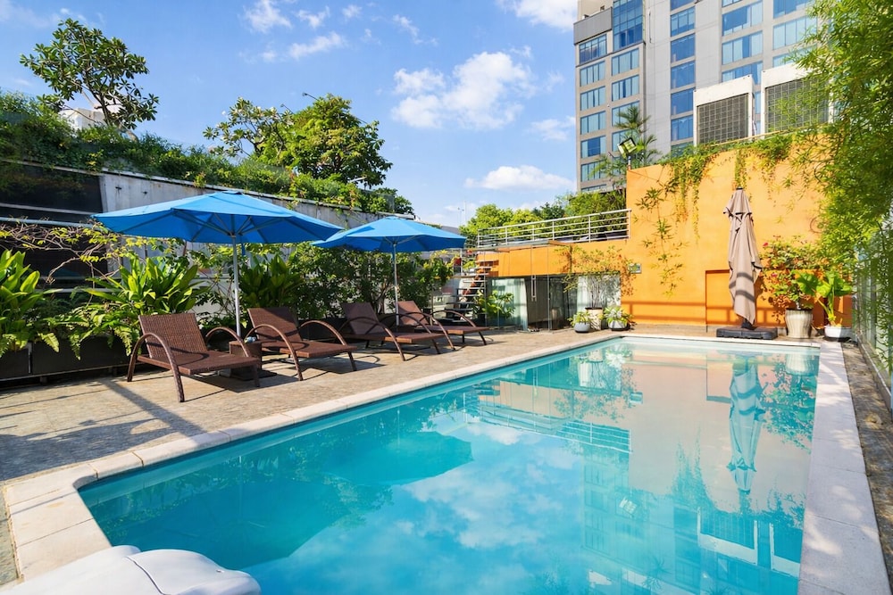 Nicecy Hotel Suites Spa 60/65