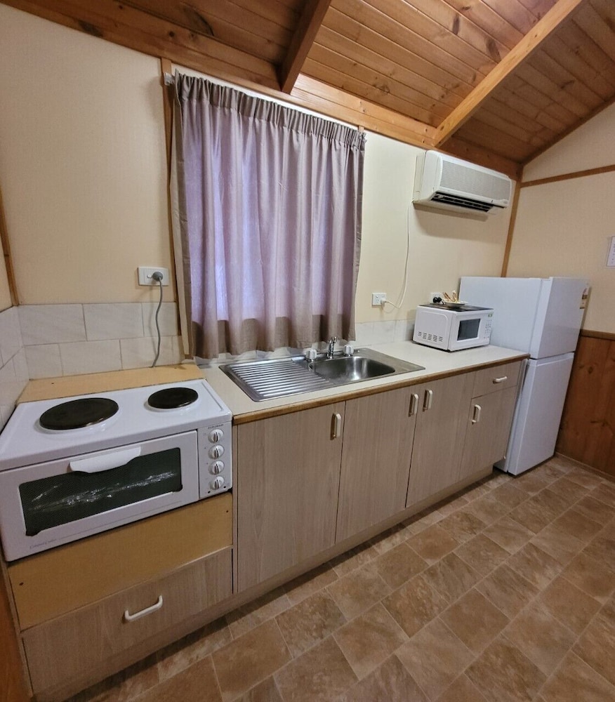 Lanis Holiday Island Caravan Park 16/67
