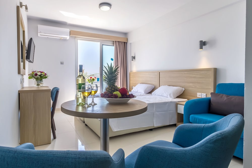 Paul-Marie Hotel Apartments 34/50