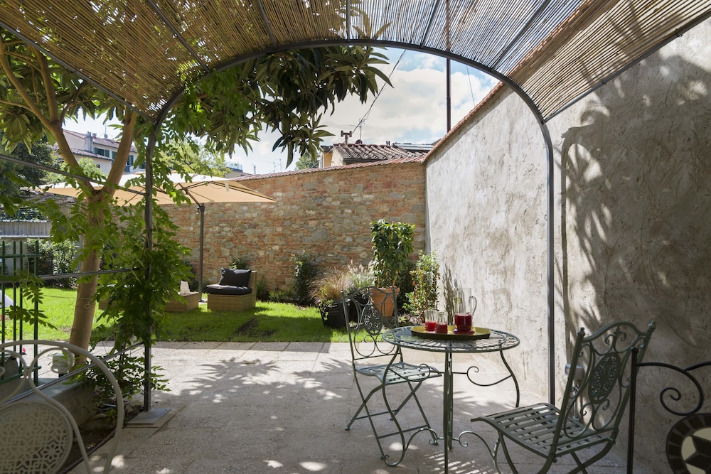 Frimi Boutique Rooms B and B 32/38