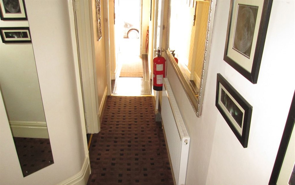 The Garnett Hotel photo2